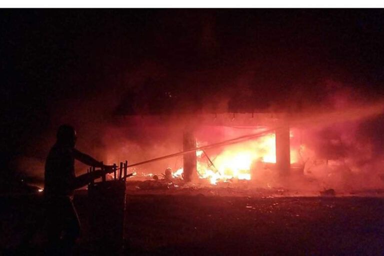 जनकपुर बिग मार्टमा आगलागी हुँदा करोडौँको क्षति