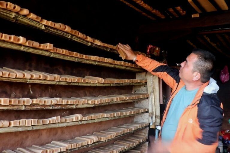 श्यामशिलाको छुर्पी बाह्य बजारमा