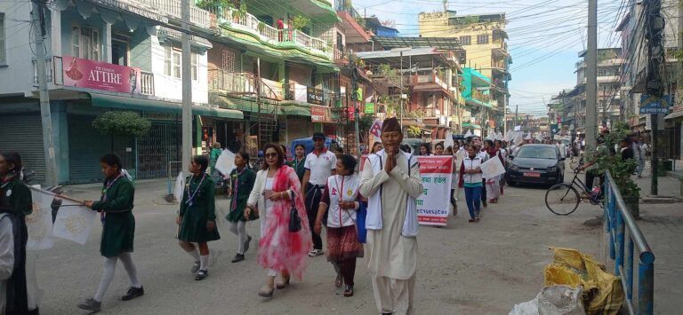 दमकमा पातञ्जल योग समितिद्धारा प्रभात फेरी