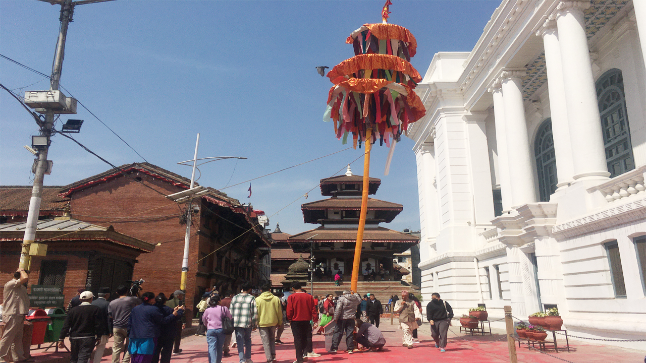 वसन्तपुरमा चीर ठडाएर फागुपूर्णिमा प्रारम्भ