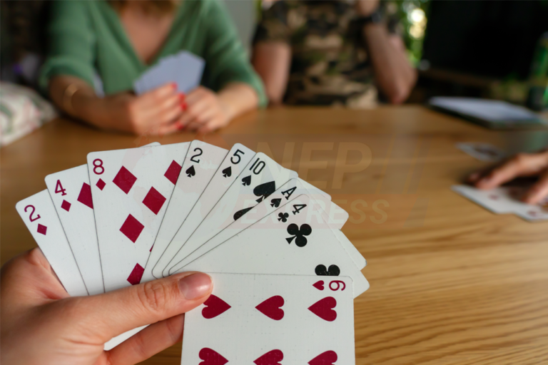 सुनसरीकाे बराहक्षेत्रमा जुवाकाे खालबाट ९ लाख नगदसहित १५ जना नियन्त्रणमा